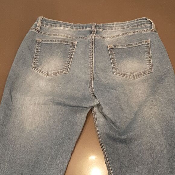 Crown & Ivy Distressed Jeans - Picture 5 of 10